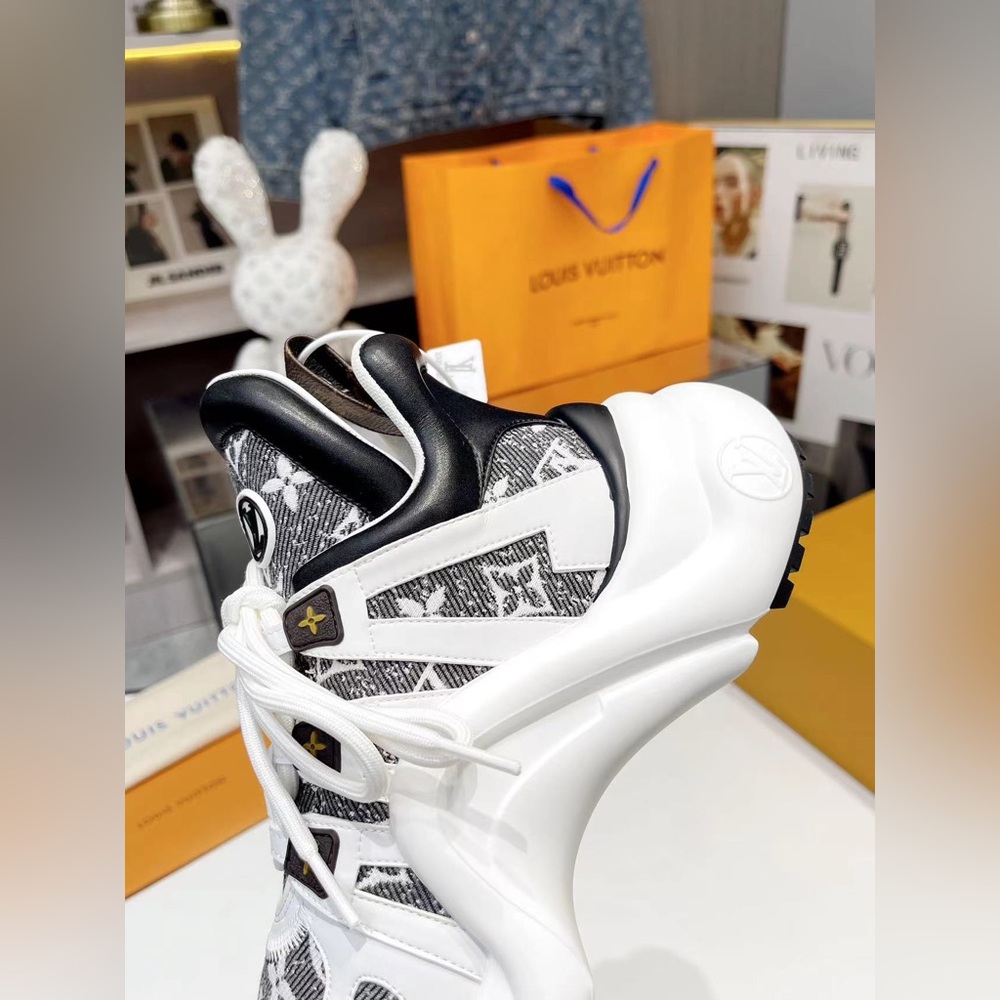Louis Vuitton Archlight Sneakers  from Fall/Winter 2019 Collection🍡 - Picture 7 of 9